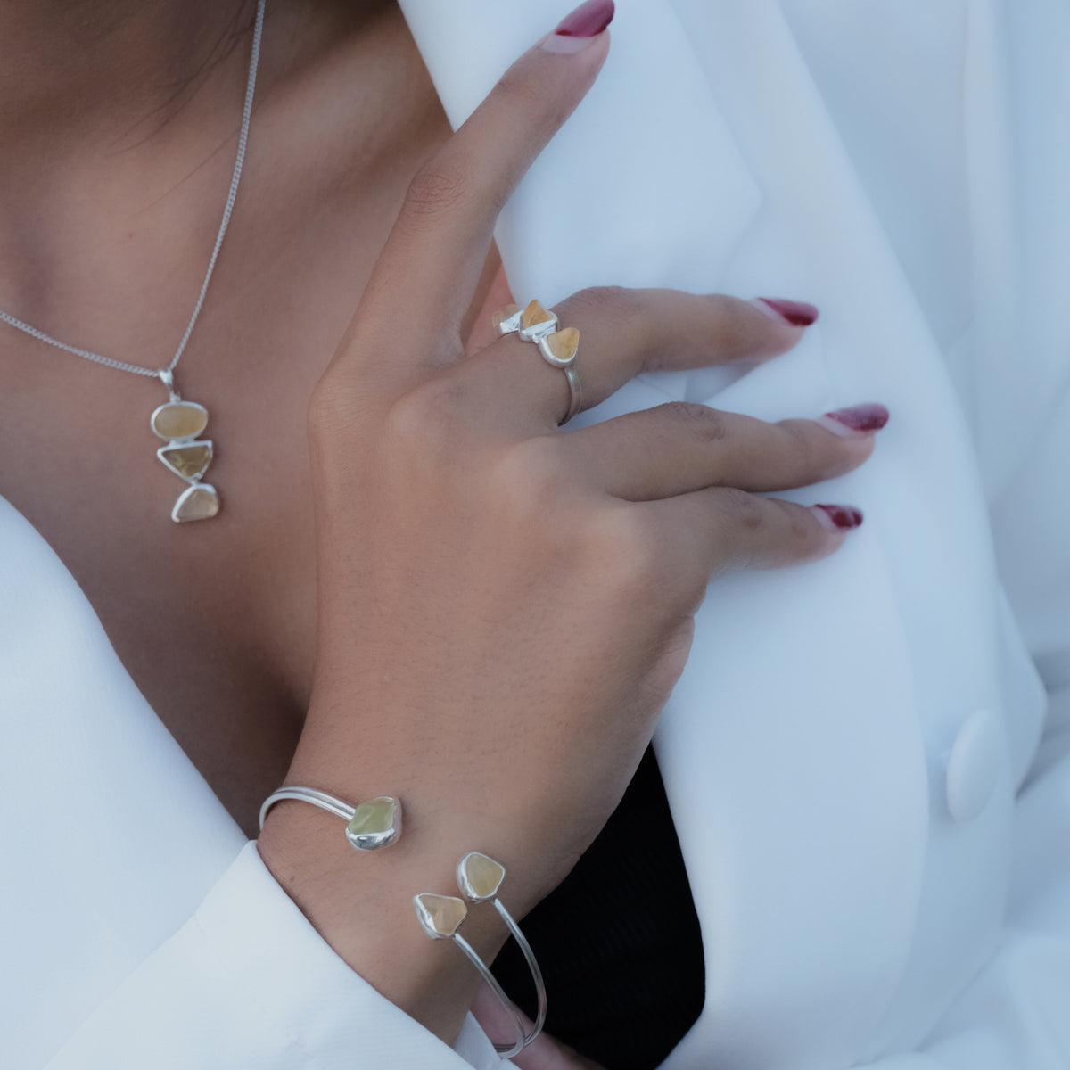 Gelang Cuff Koleksi Pristine Chakra Perak 925