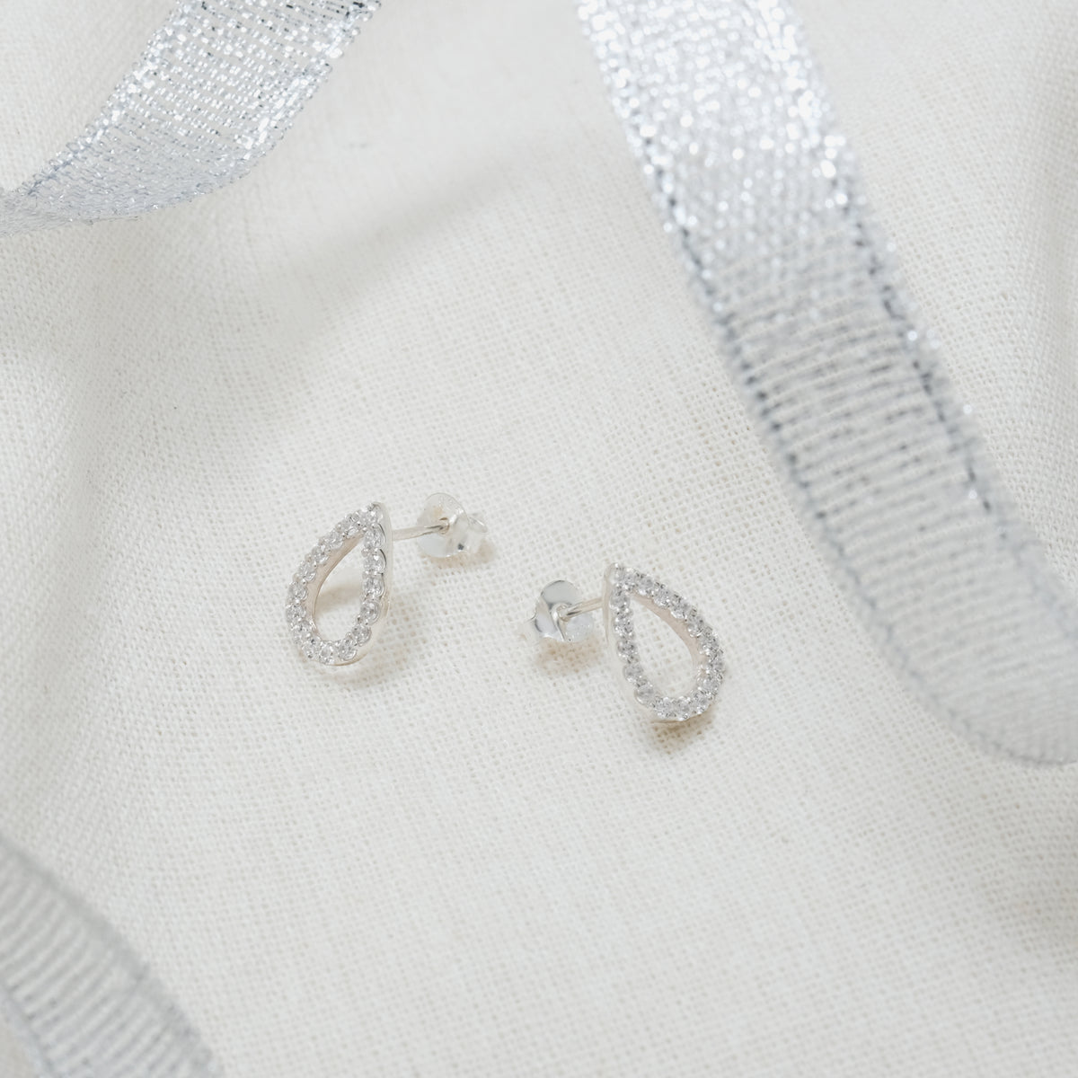 Anting Stud Koleksi Pears Sterling Silver 925