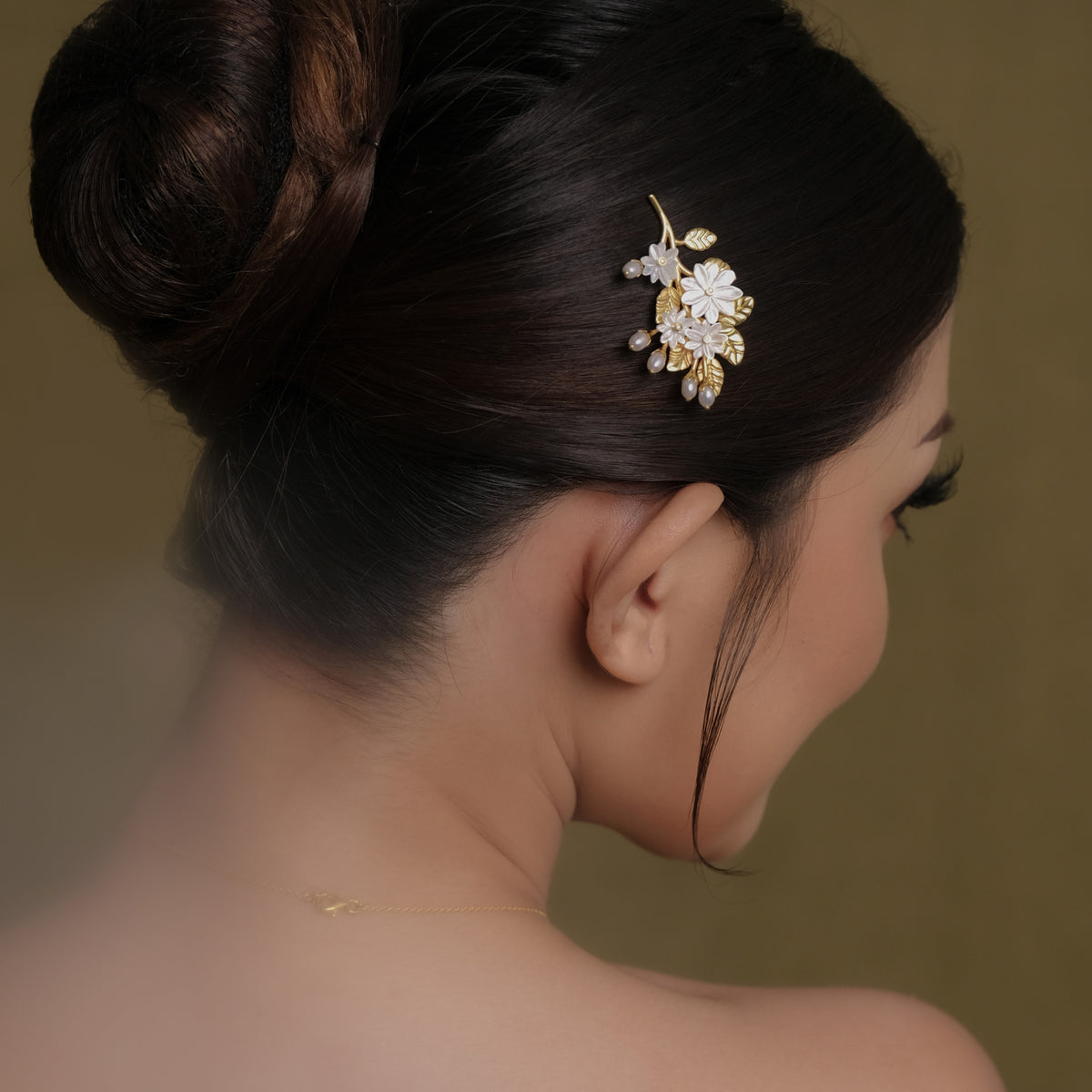 Medium Hairclip Pearl Jasmine Gold Plated Sterling Silver 925