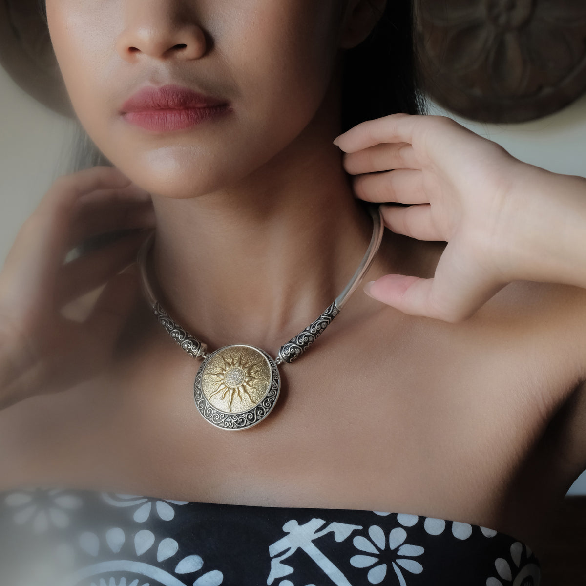 925 Sterling Silver Sun Choker Necklace Collection