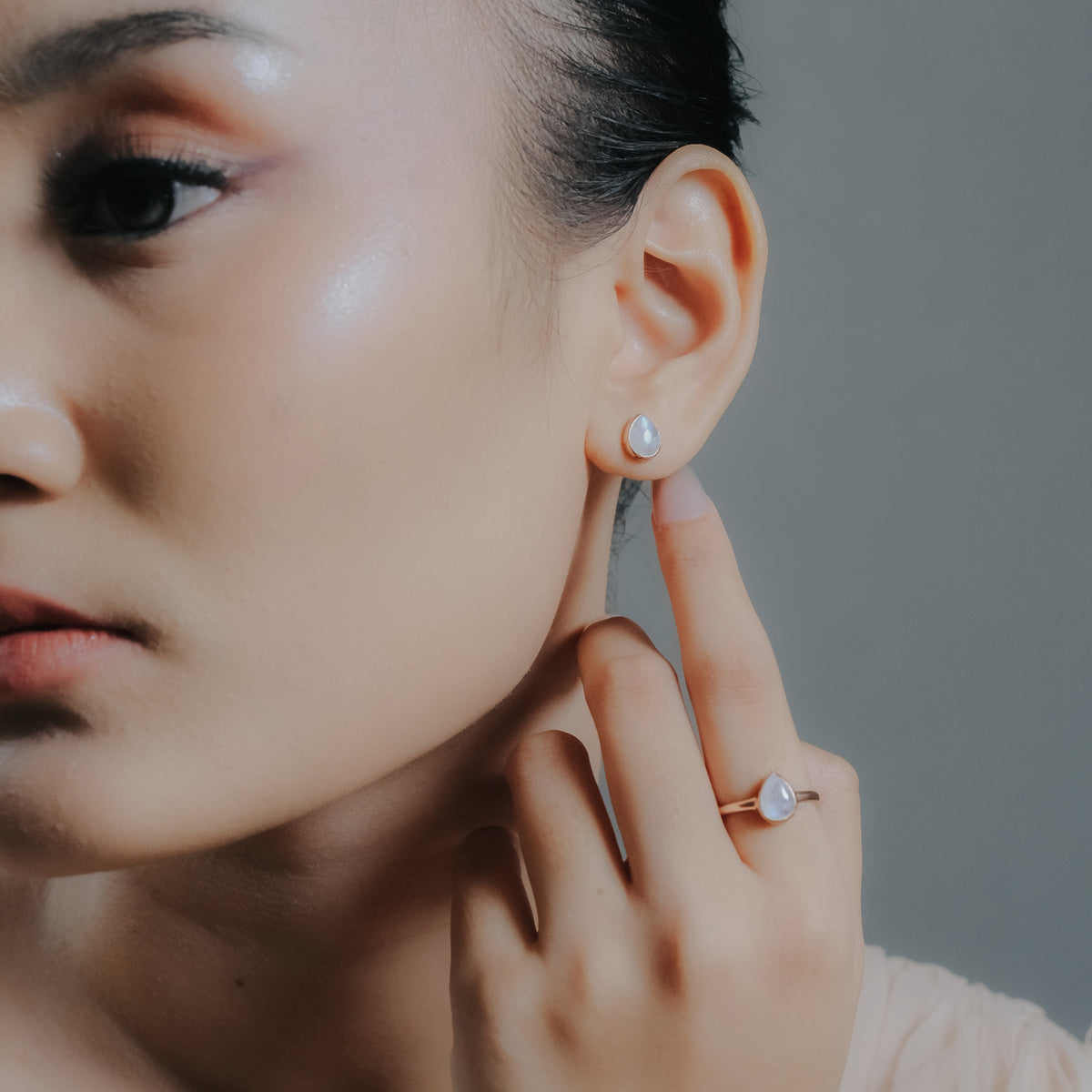 Anting Stud Teardrop Koleksi Serenity Perak 925