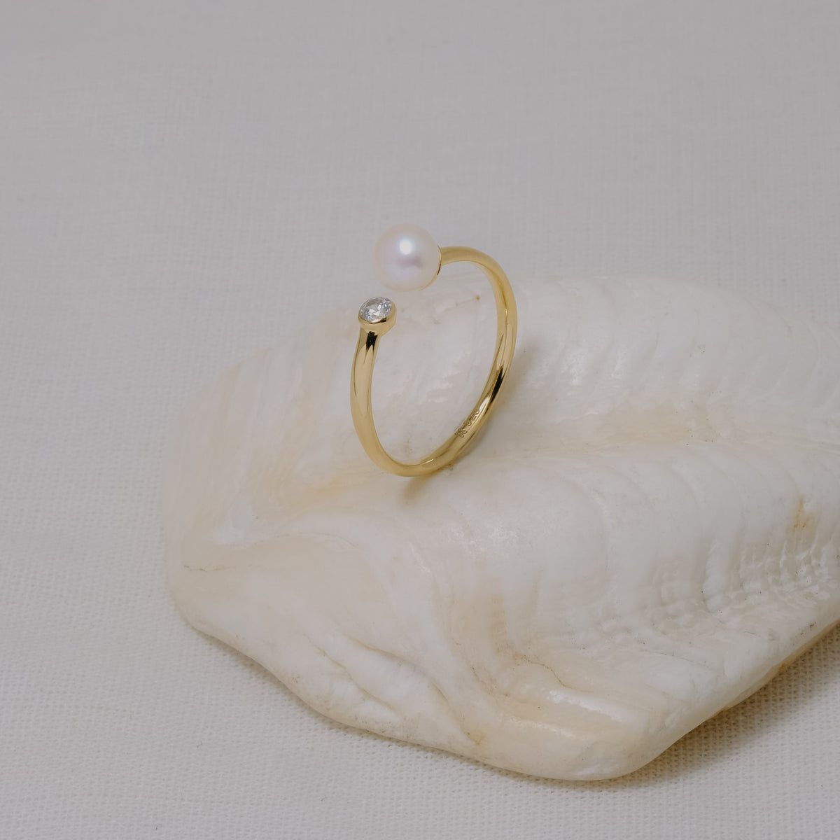 Adjustable Gold Plated Ring Lumine Pearl Collection 925 Sterling Silver