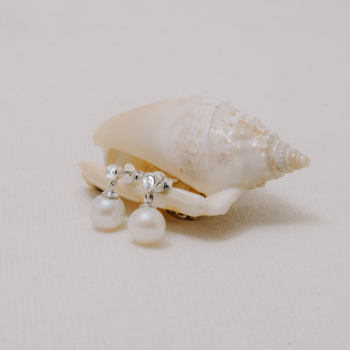Anting Stud Koleksi Lumine Pearl Sterling Silver 925
