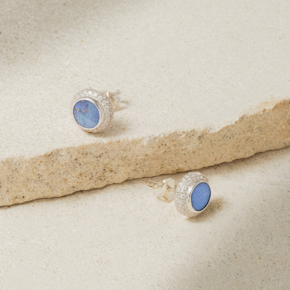 Anting Stud Kecil Koleksi Opal Perak 925