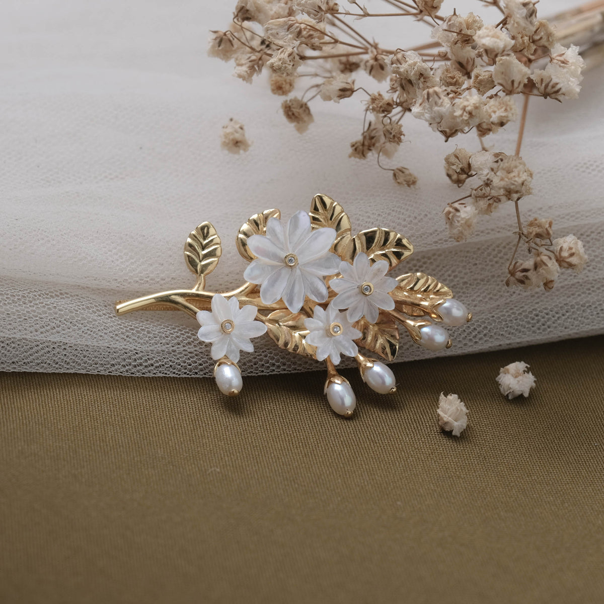 Medium Hairclip Pearl Jasmine Gold Plated Sterling Silver 925