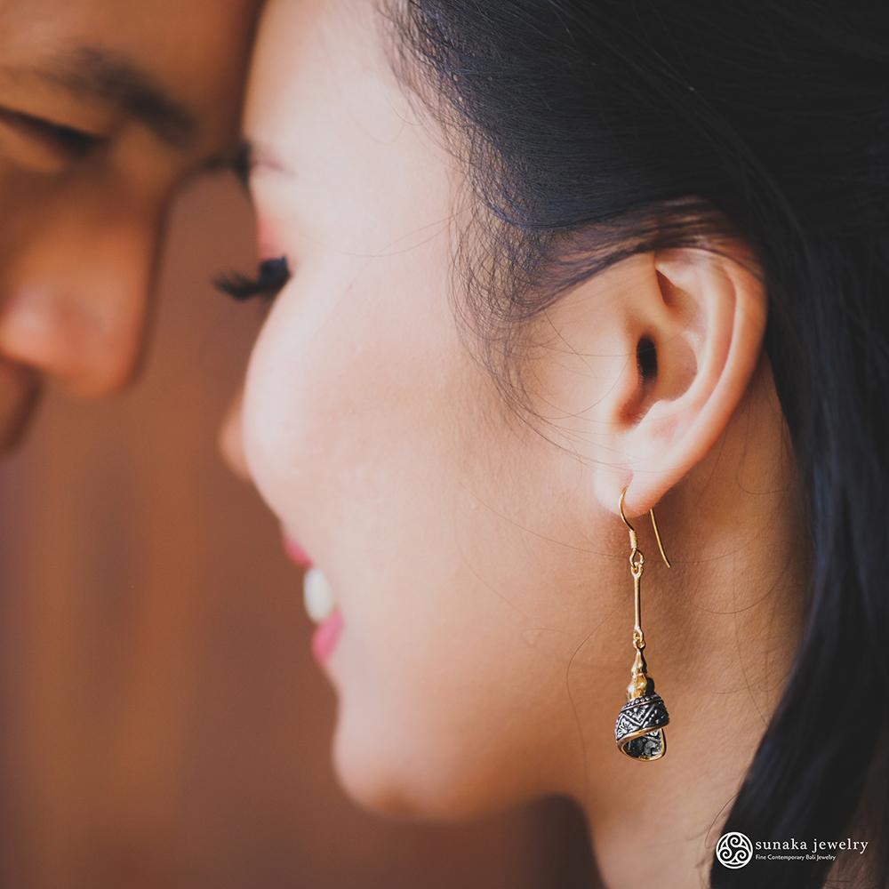 Anting Drop Perak 925 Koleksi Keong Emas