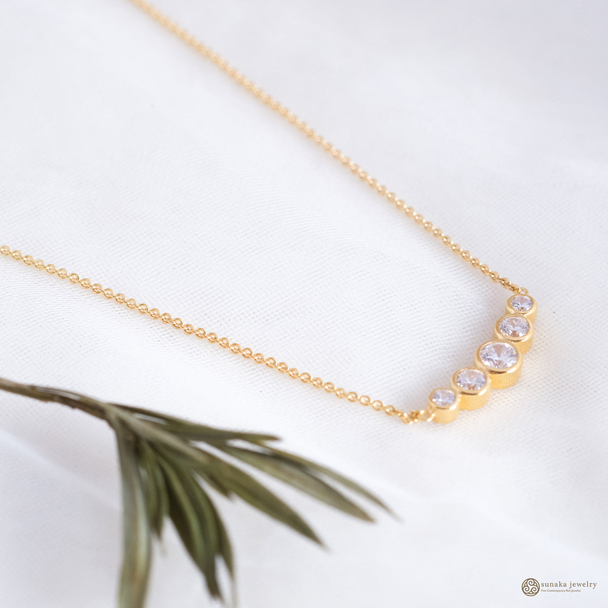 Kalung Perak 925 Koleksi Allure permata White Zircon