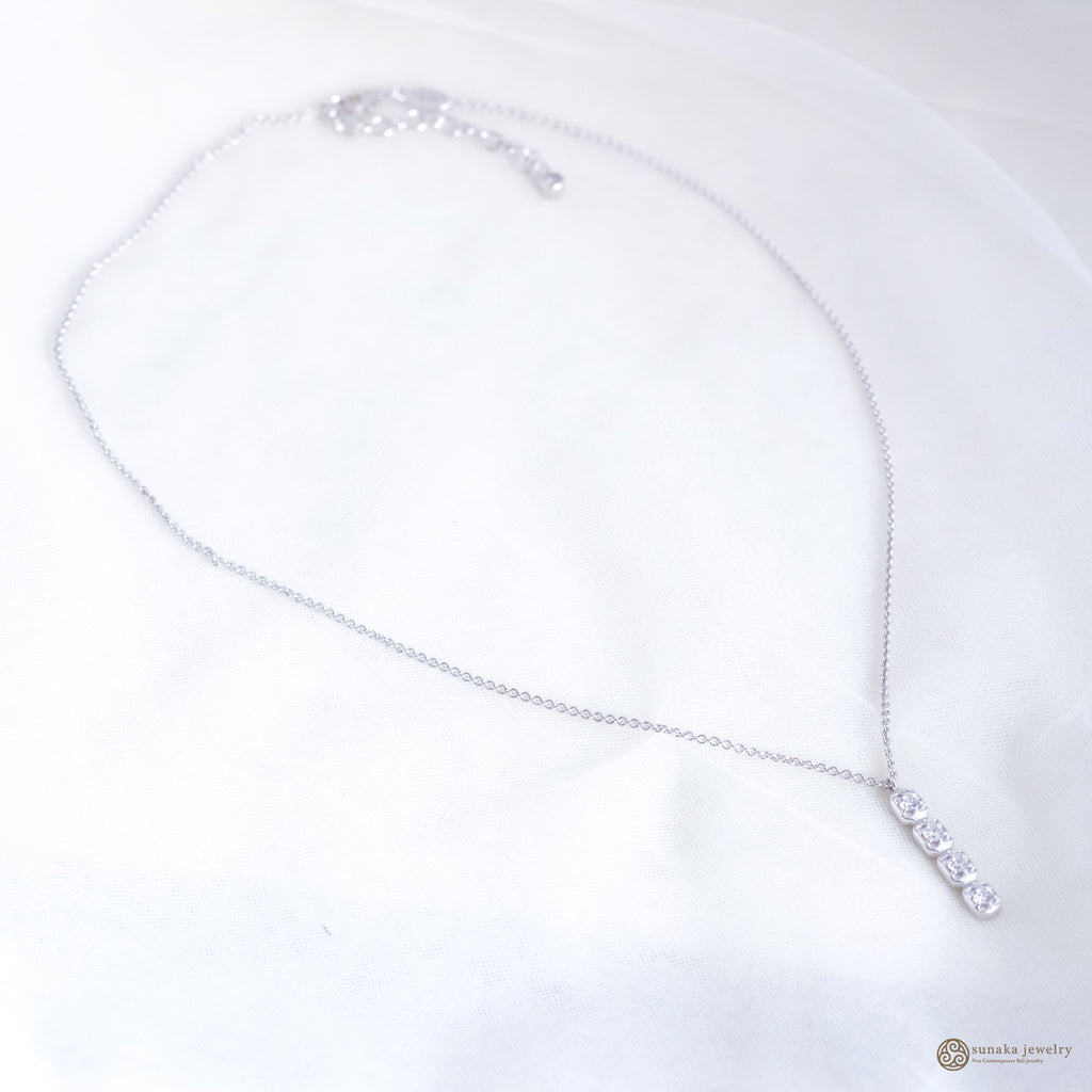 Kalung Perak 925 Koleksi Bar Permata Bold Squares