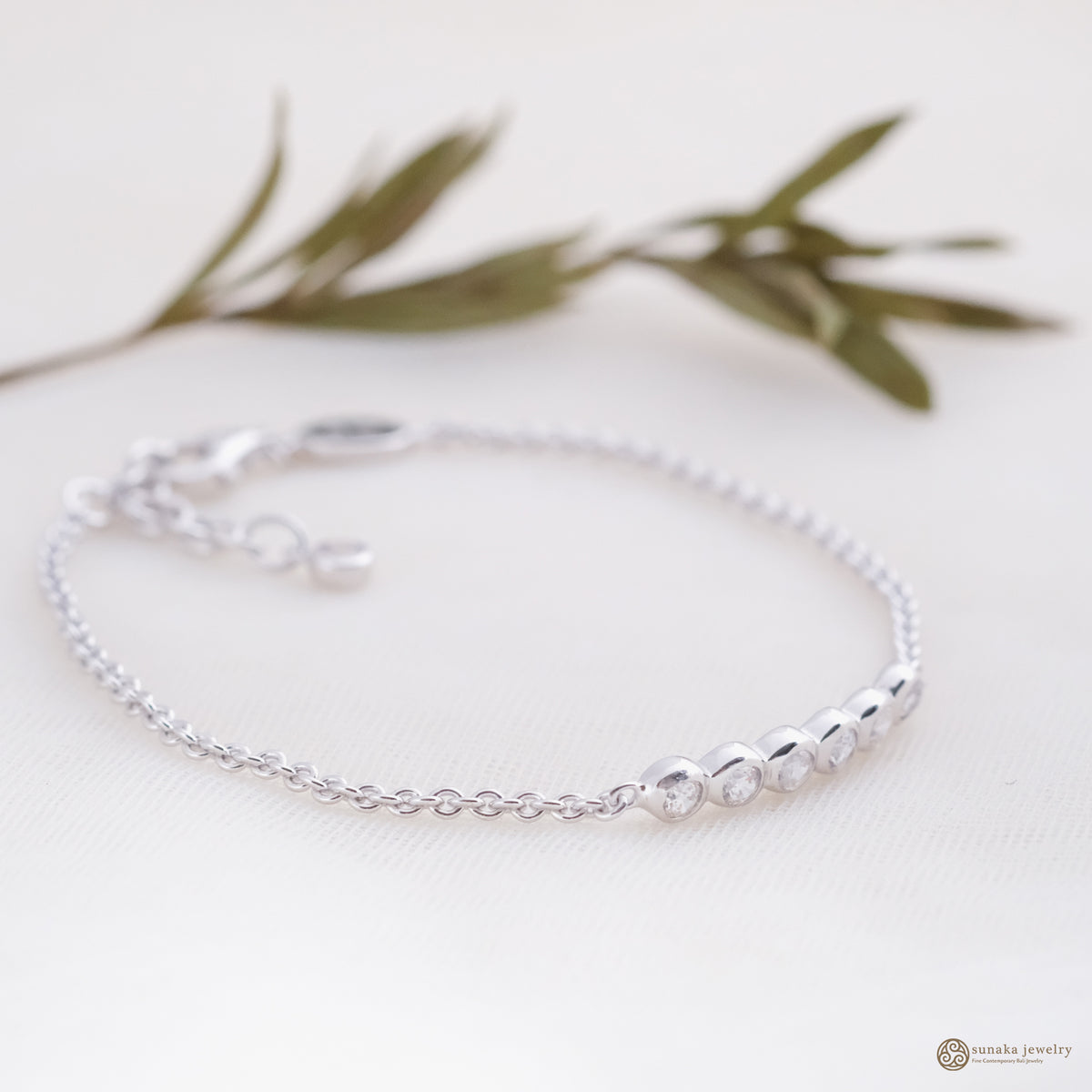 Petite Circle Sterling Silver 925 Bracelet