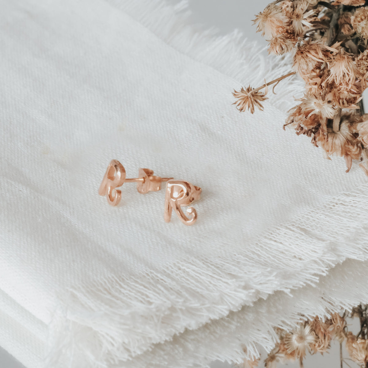 Anting Perak Alphabet Rose Gold Plated