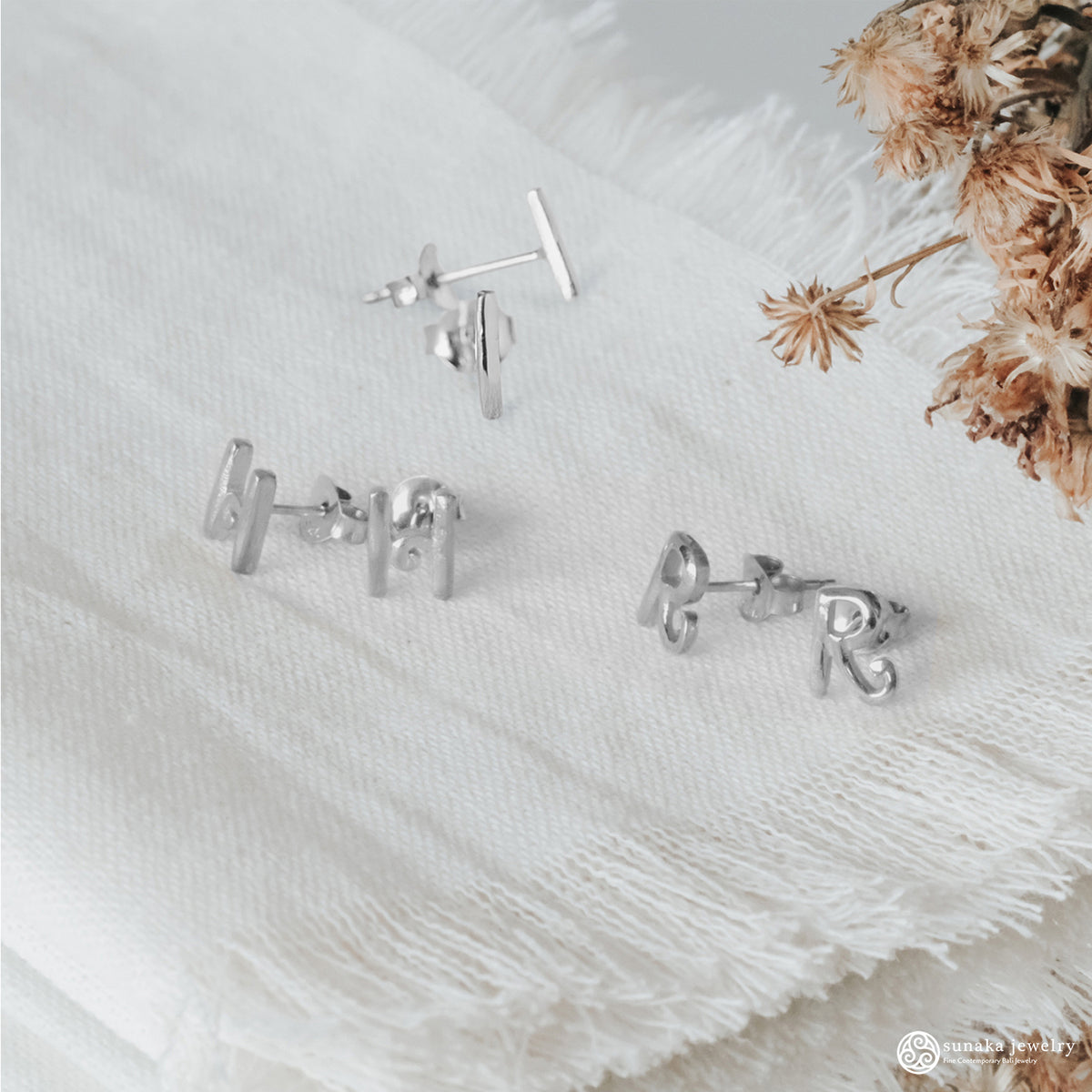 Anting Stud Perak 925 Koleksi Alphabet