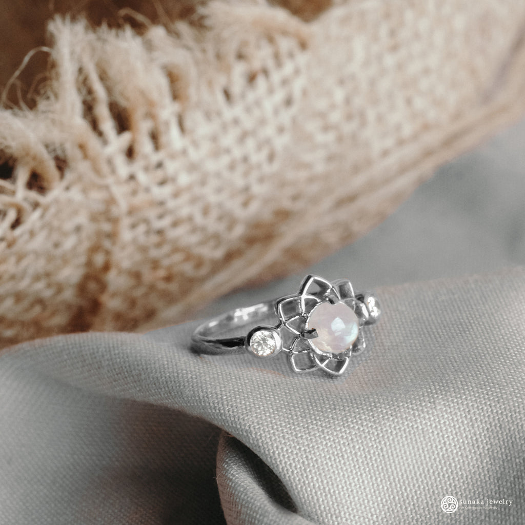 Cincin Perak Koleksi Moonstone Sterling Silver 925