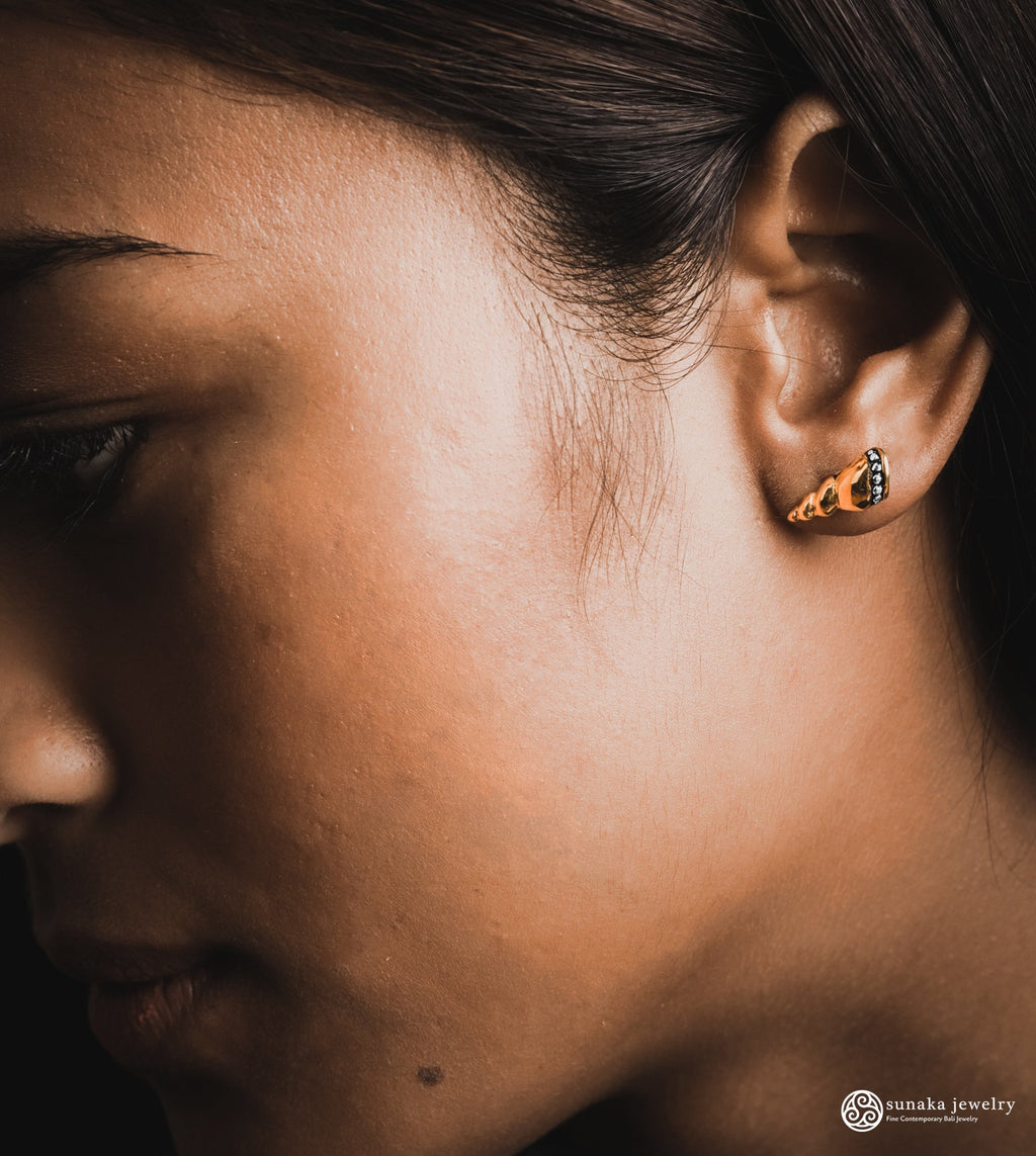 Anting Stud Perak 925 Koleksi Keong Mas Model