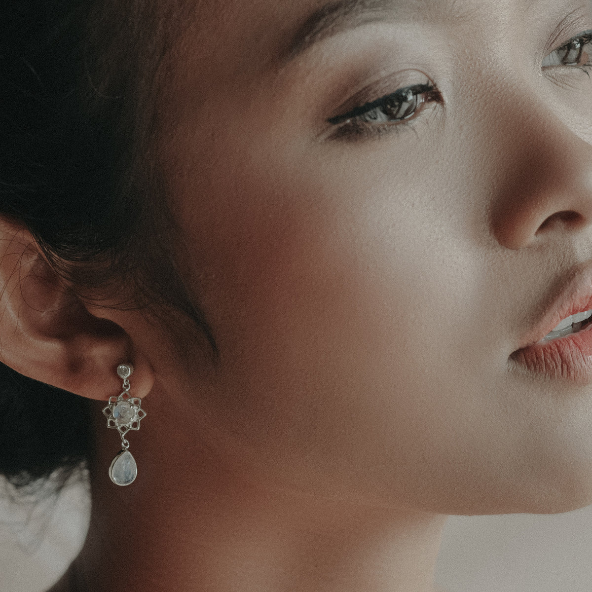 Anting Dangling Perak Koleksi Moonstone Sterling Silver 925