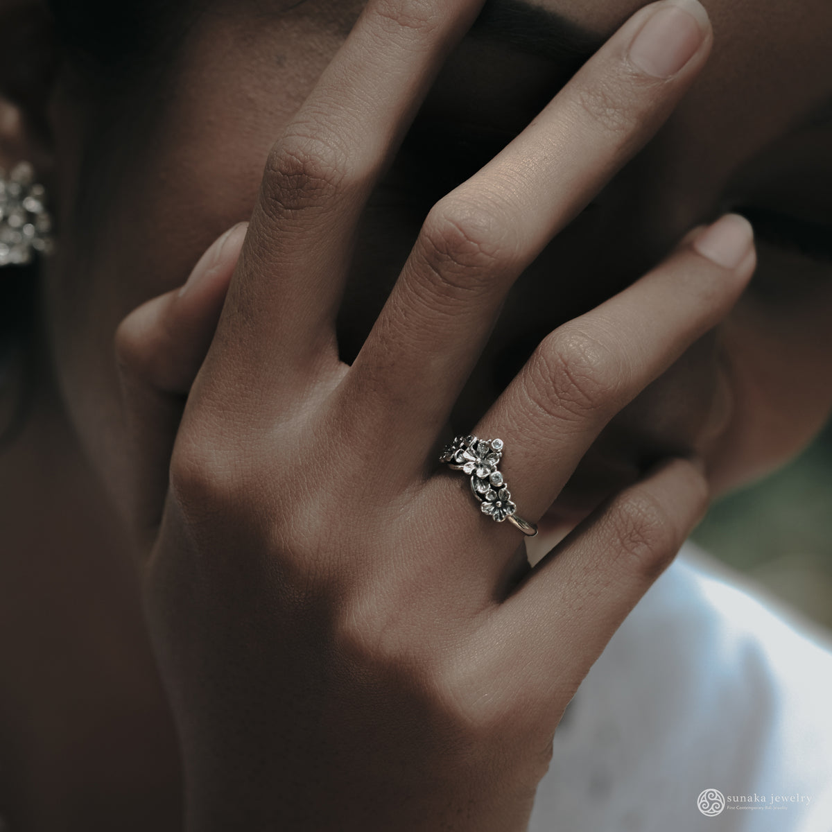 Small Flamboyant Sterling Silver 925 Ring