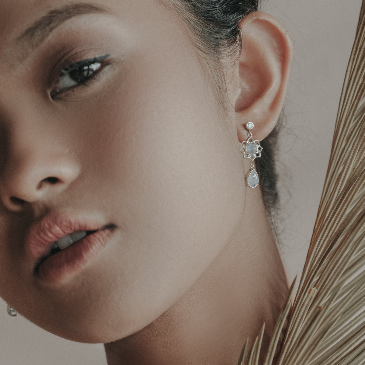 Anting Dangling Perak Koleksi Moonstone Sterling Silver 925
