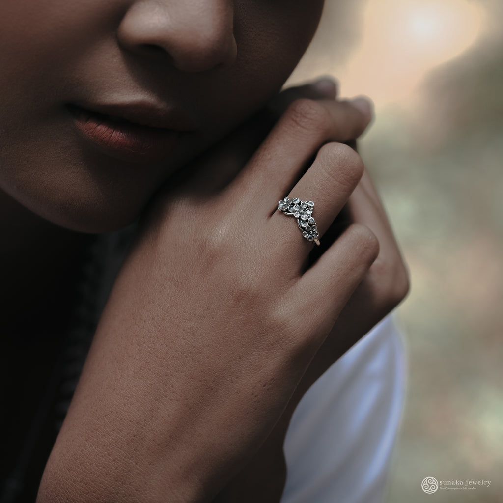 Small Flamboyant Sterling Silver 925 Ring