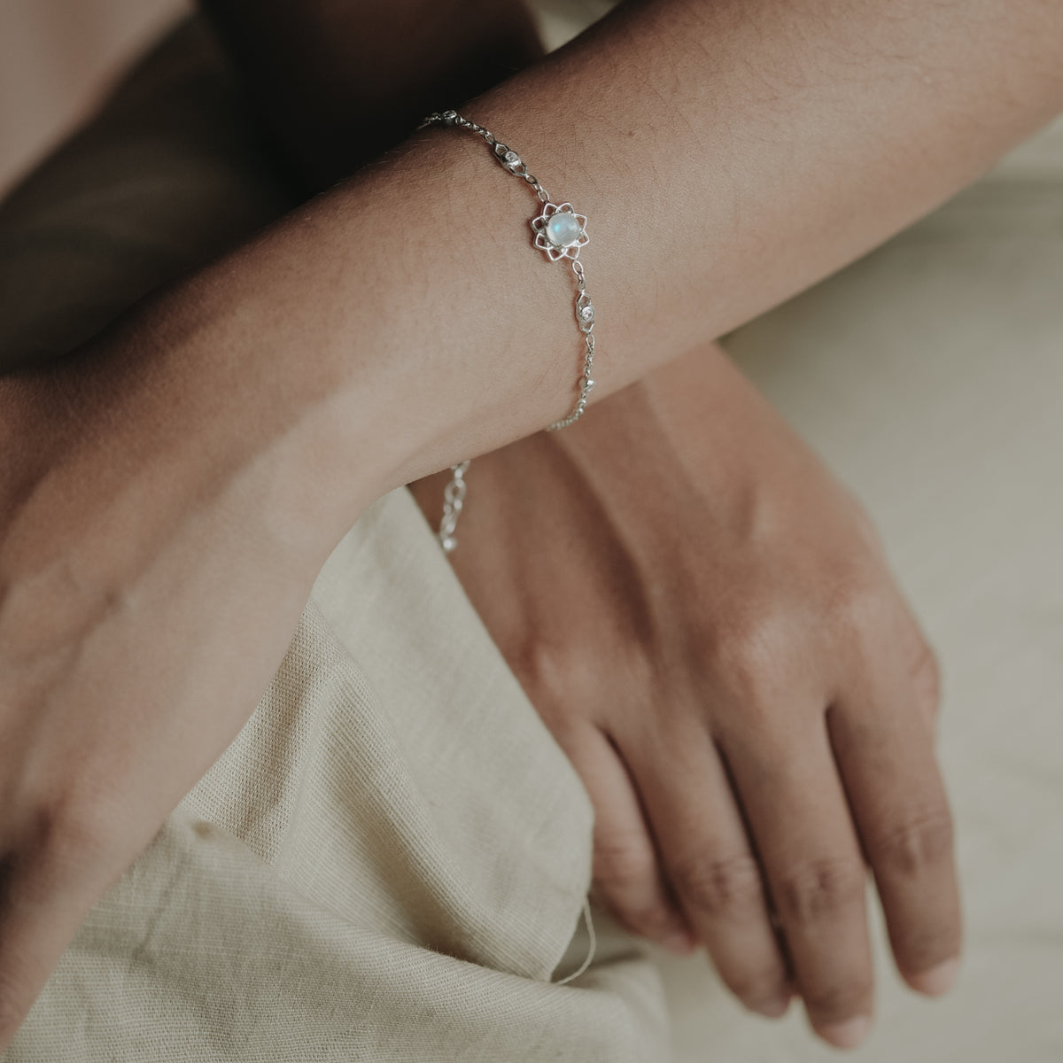 Gelang Rantai Perak Koleksi Moonstone Sterling Silver 925