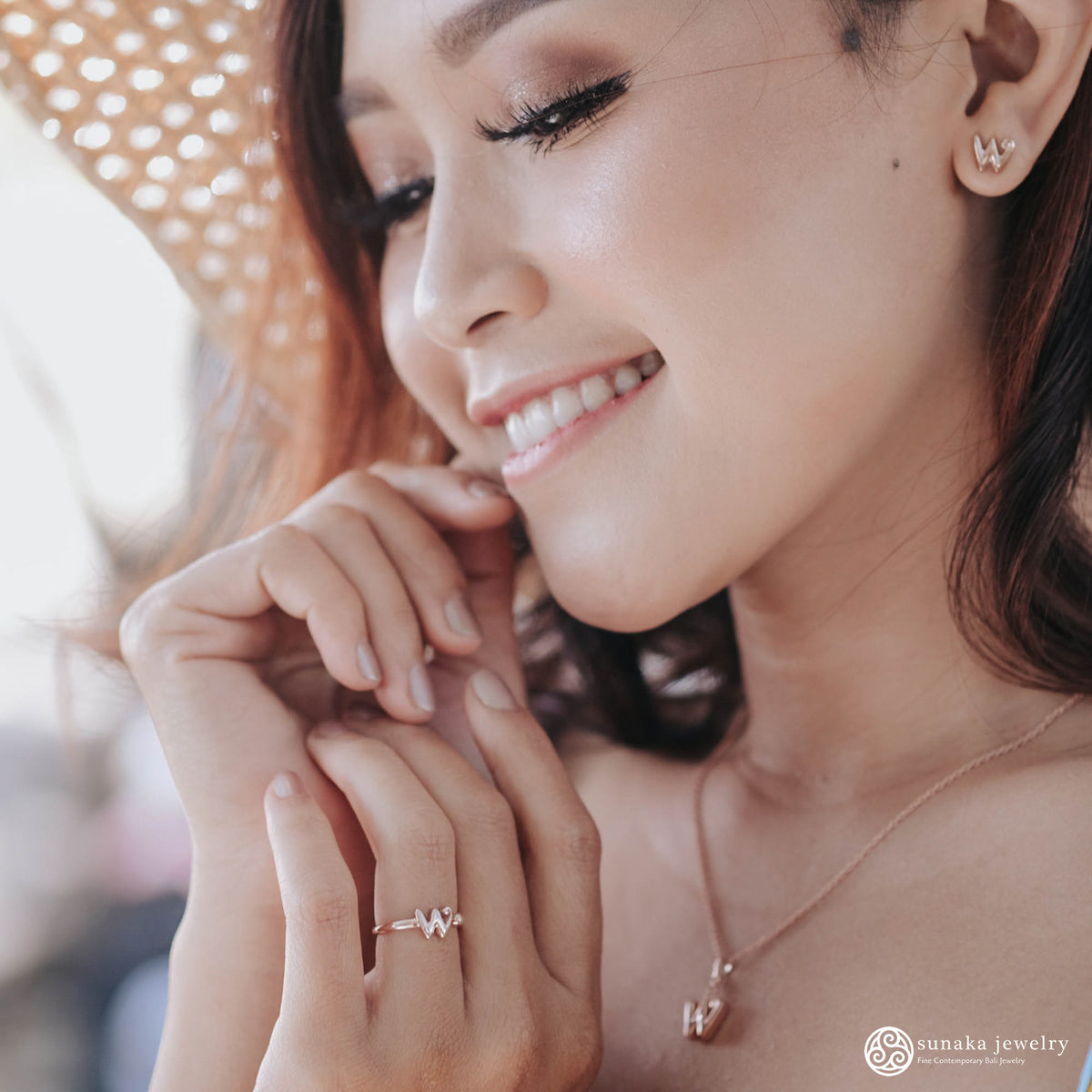 Anting Perak Alphabet Rose Gold Plated