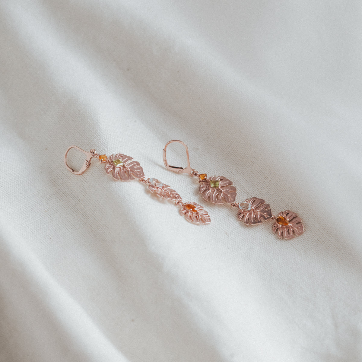 Anting Dangling Perak 925 Monstera Rose Gold Plated