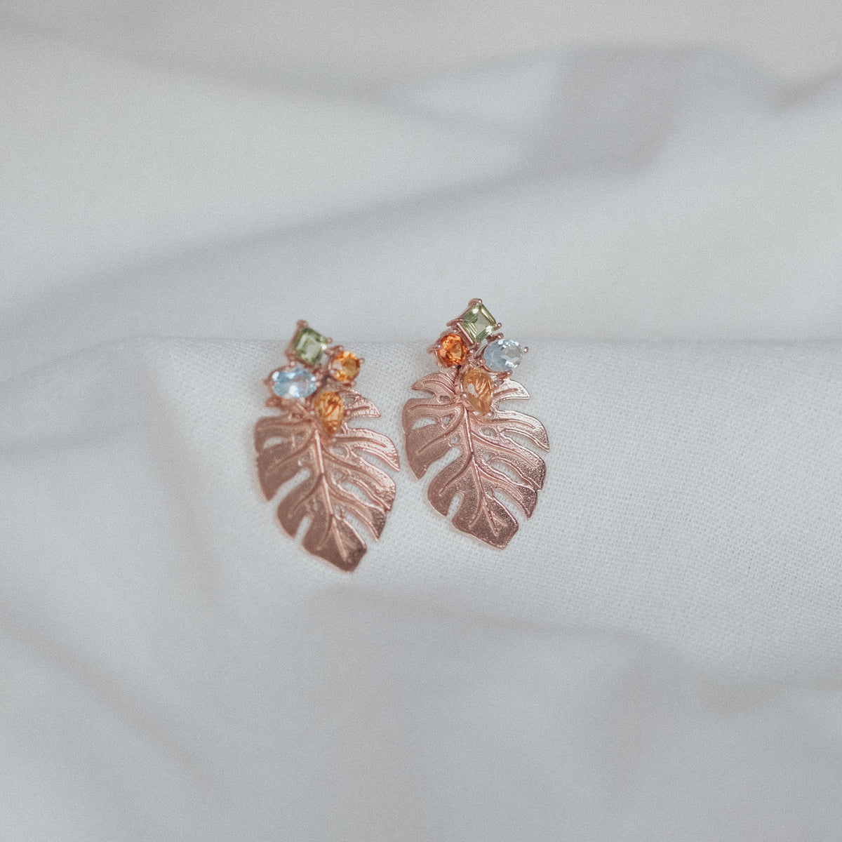 Anting Stud Mini Perak Monstera Rose Gold Plated