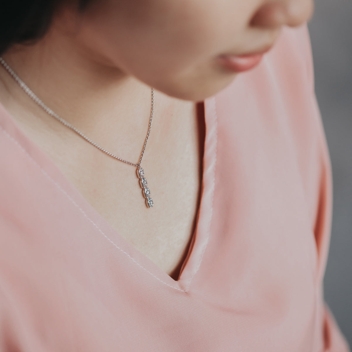 Kalung Perak 925 Koleksi Bar Permata Bold Squares