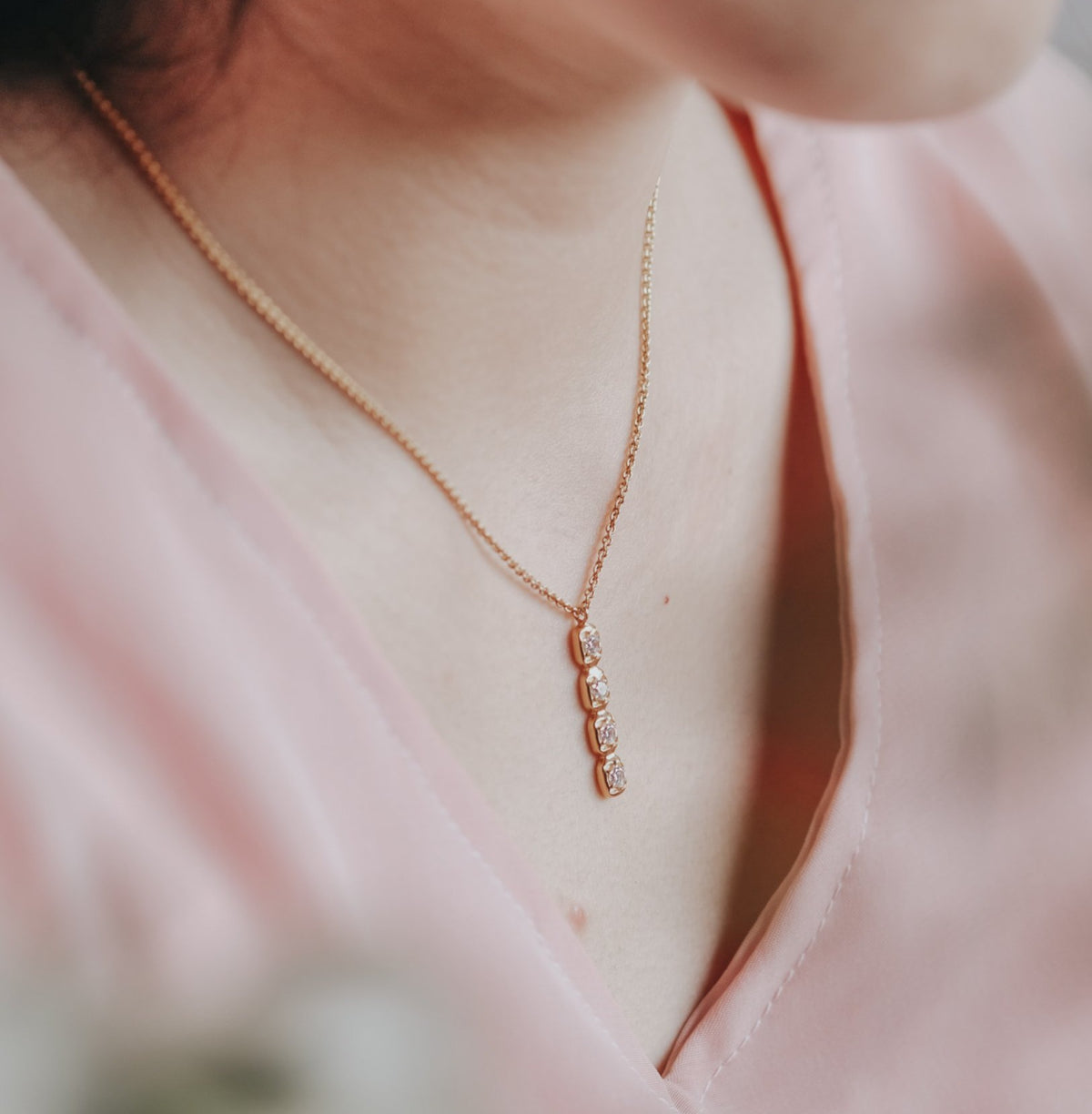 Kalung Perak 925 Koleksi Bar Permata Bold Squares