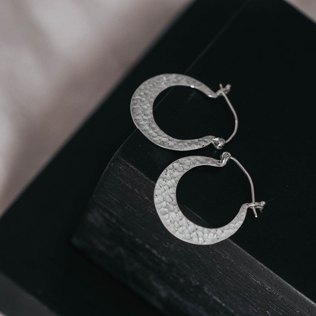 Anting Hoop Medium Perak 925 Koleksi Getokan