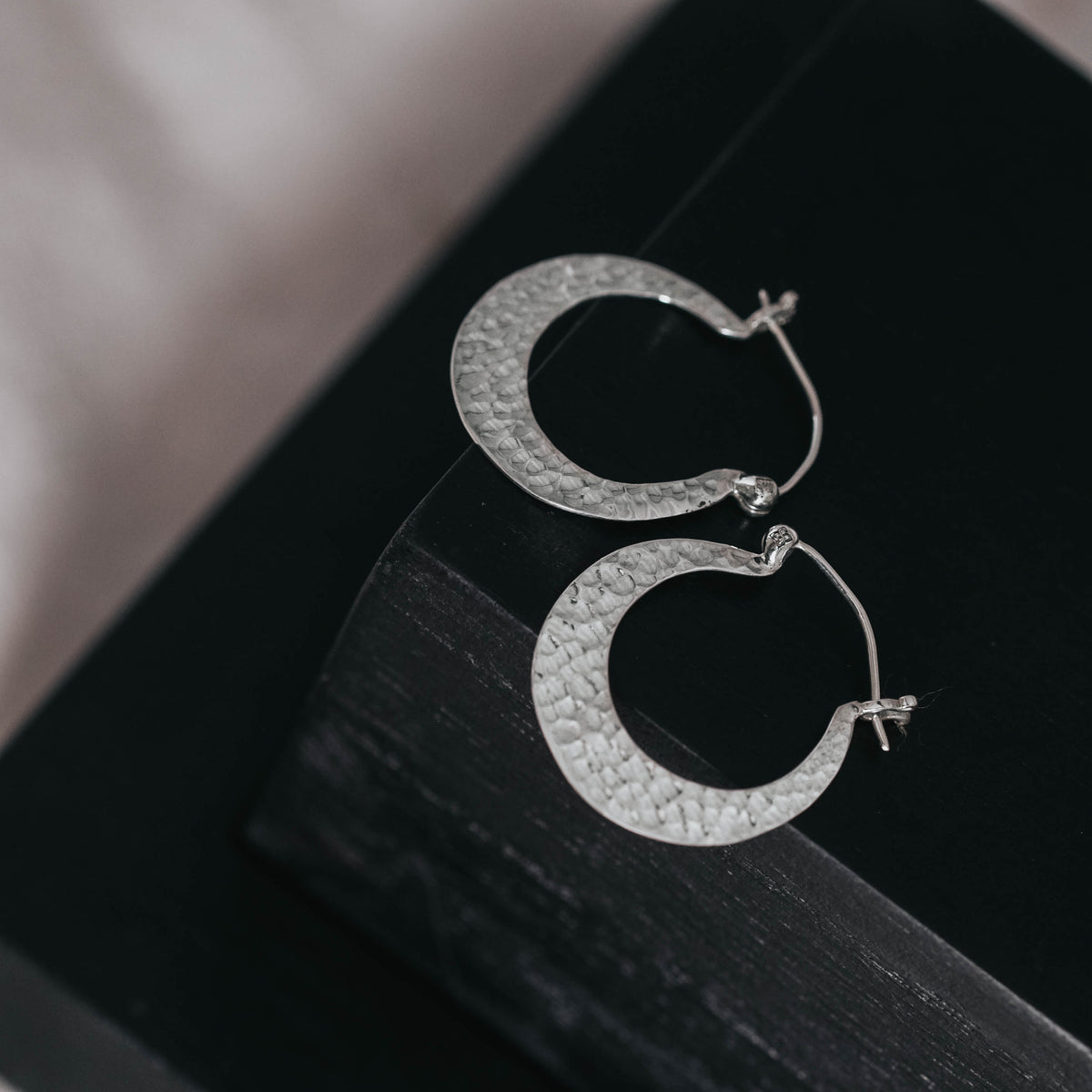 Anting Hoop Medium Perak 925 Koleksi Getokan